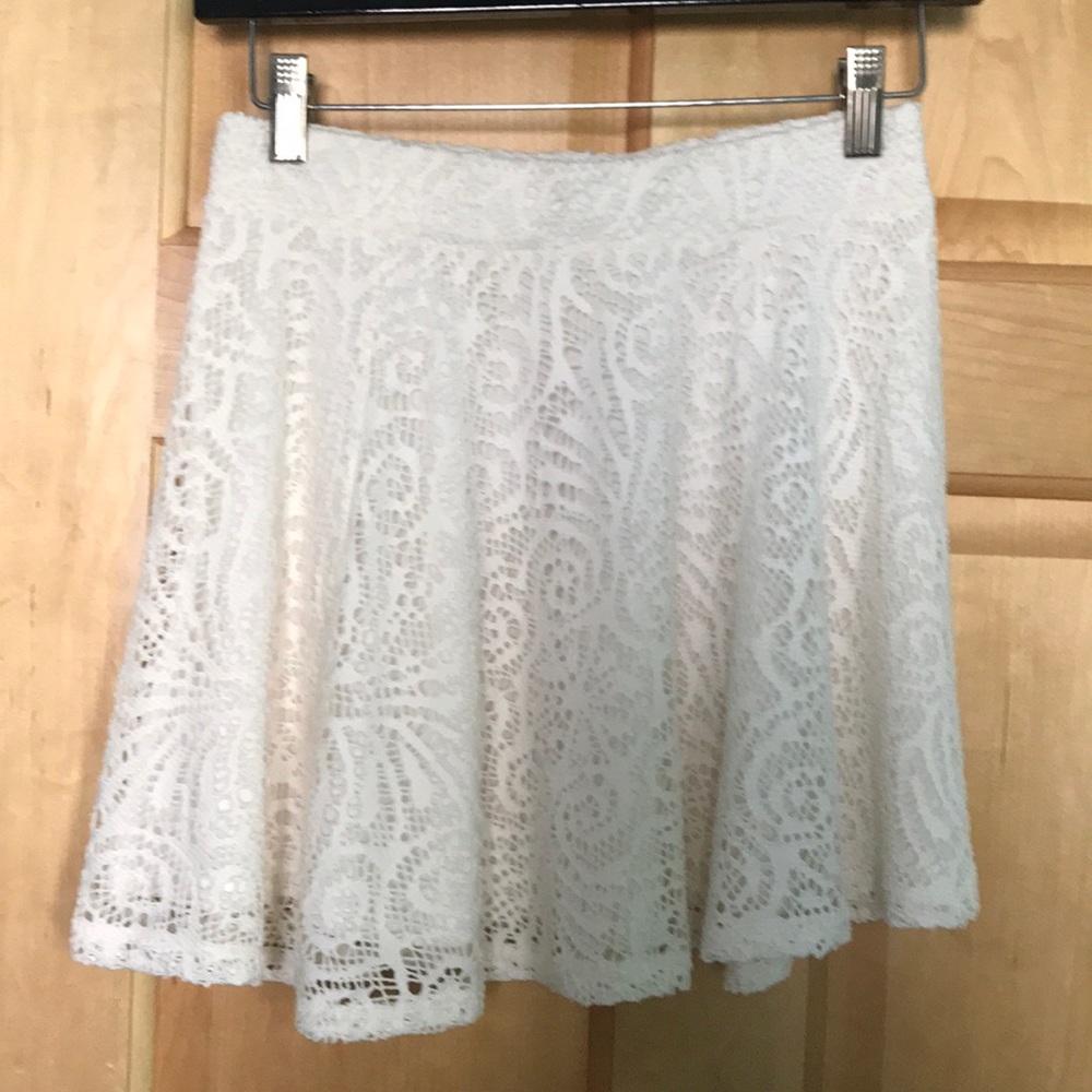 AEROPOSTALE WHITE LACE MINI SKIRT